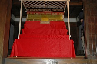 完成した雛壇
