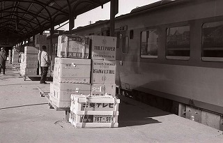 伊予三島駅の荷物(昭和38年)