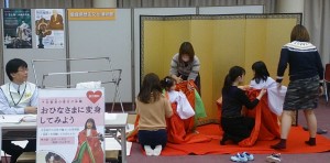 おひなさまに変身